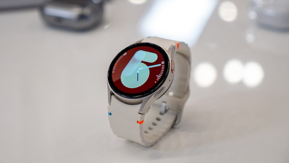Samsung Galaxy Watch 8 (large)